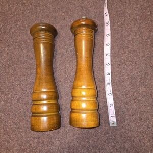 Verity Southall Pepper And Salt Mills Vintage Wood Steakhouse Kitchen Decor